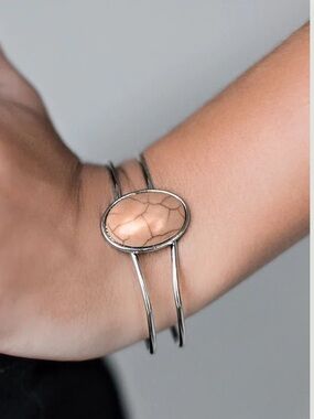Paparazzi Painted Desert Silver Cuff Bangle Bracelet Beige Stone Accent‎ NEW